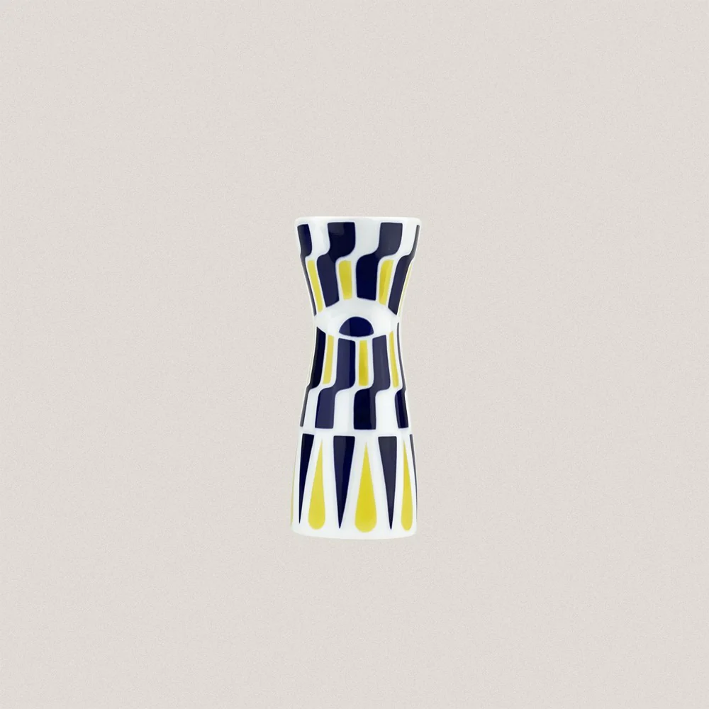 C Meigallo Vase - Image 3