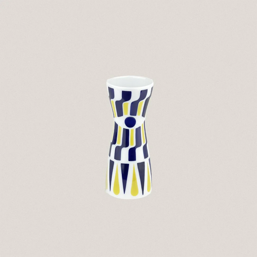 C Meigallo Vase - Image 4
