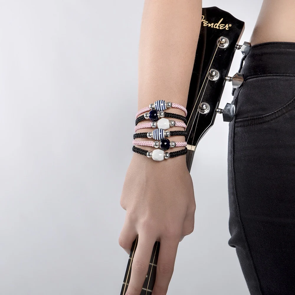 Covas Black String bracelet - Image 3