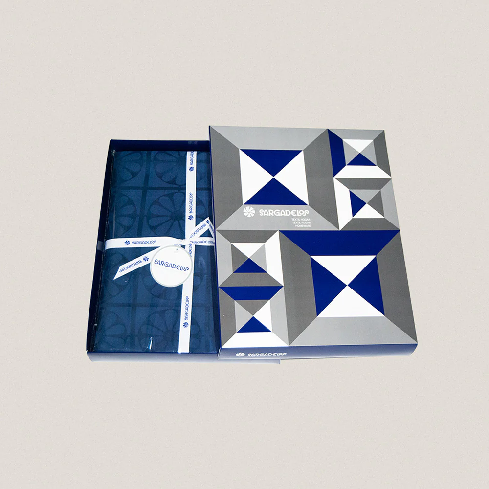 Flor Azul Tablecloth 12 services (180x350) - Image 3