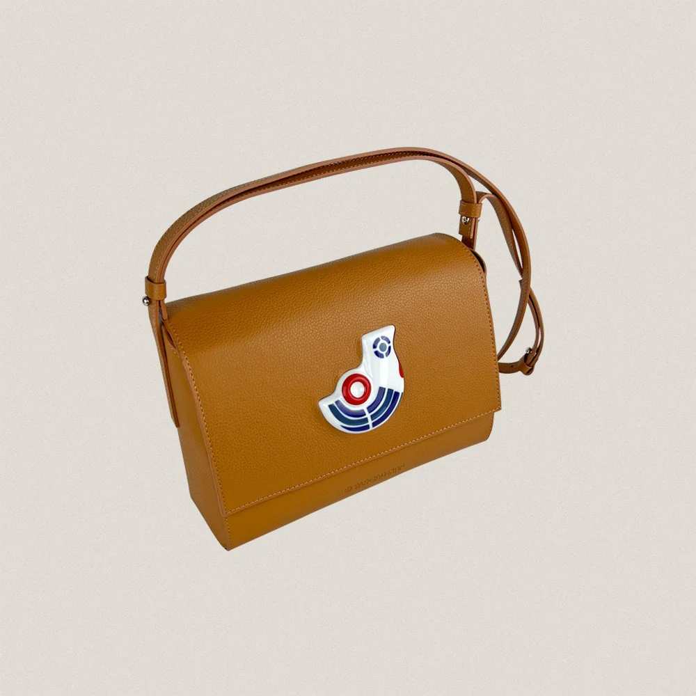 M Leather Galos Flap Bag - Image 4