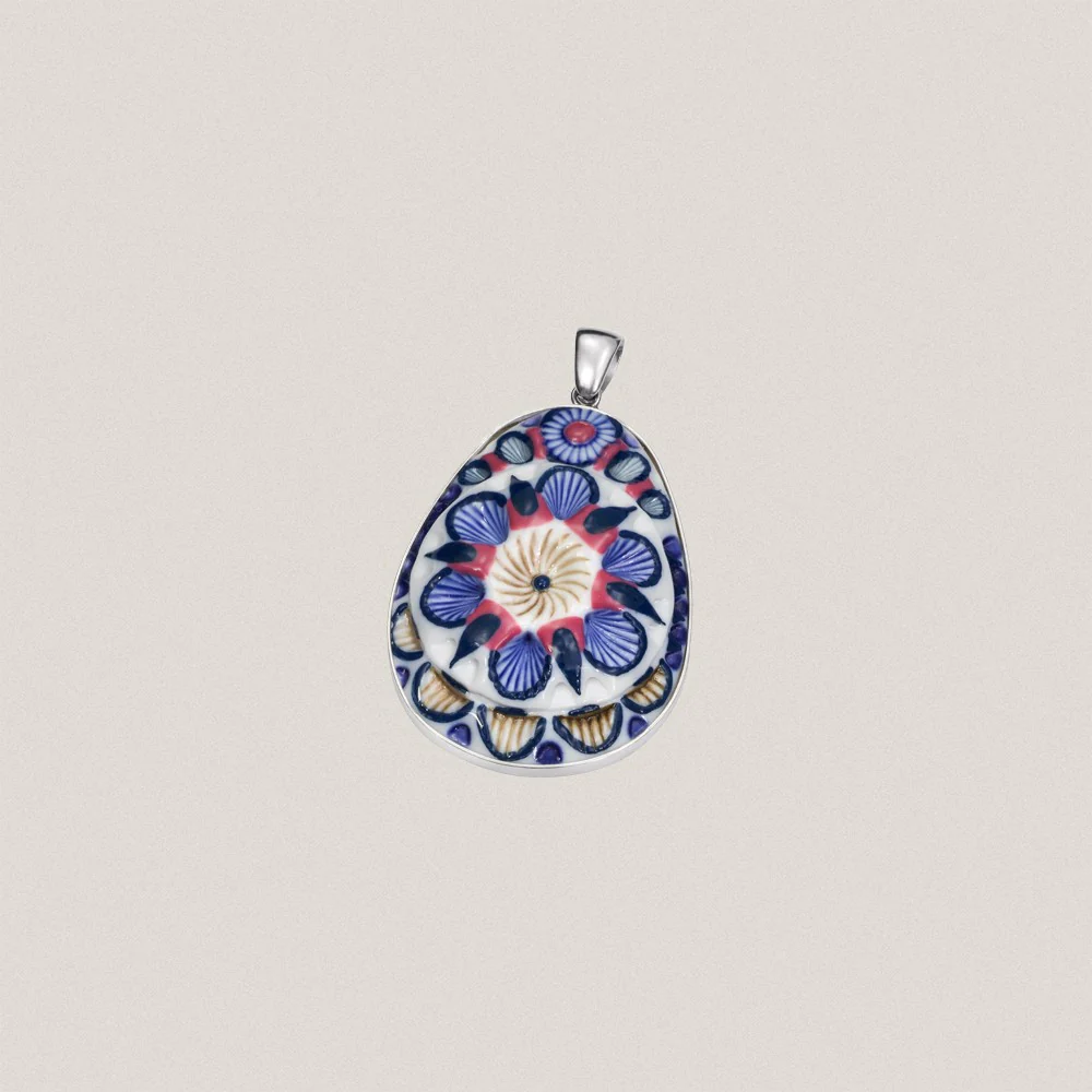 Pendant No.3 Oval Forrada
