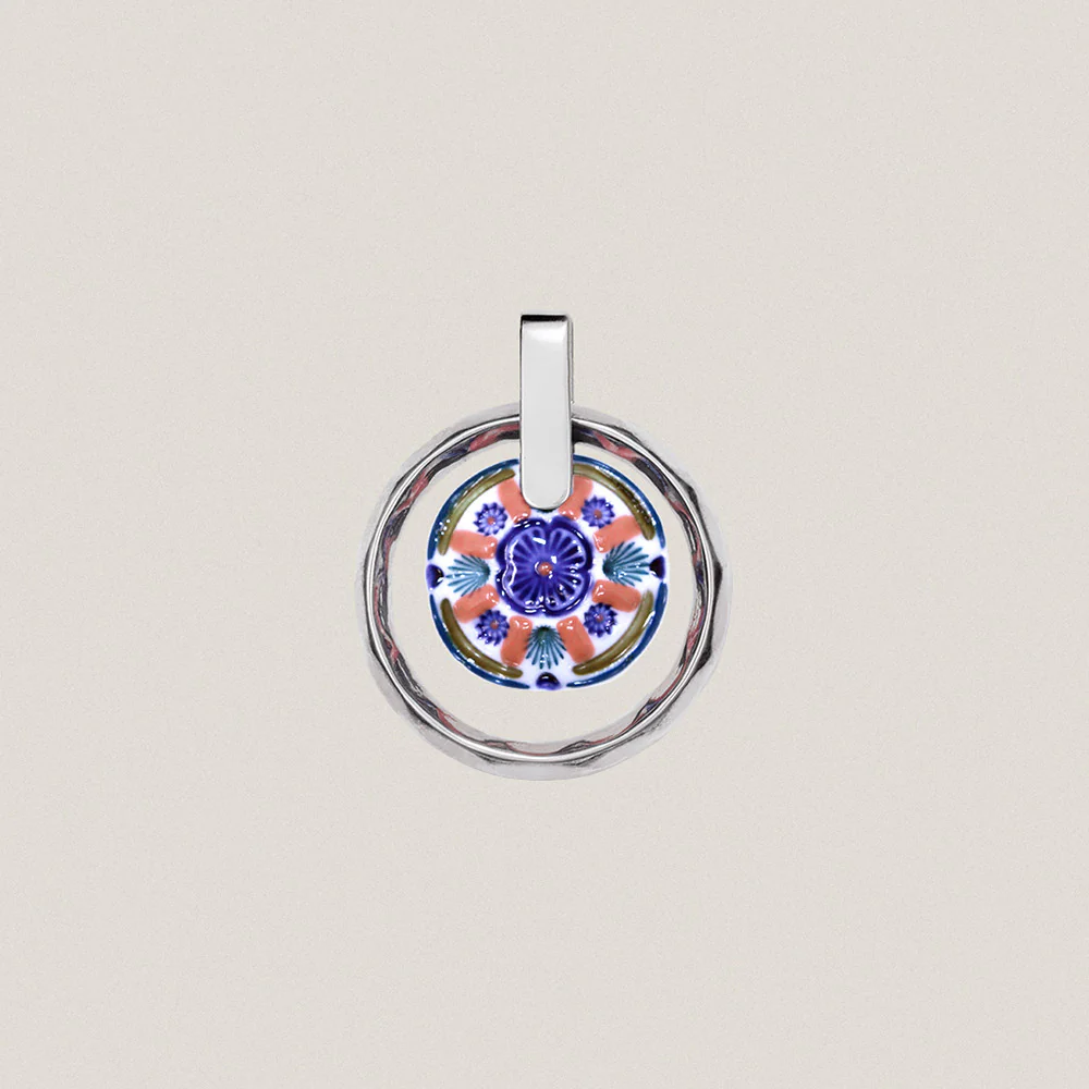 Rosalía B Pendant