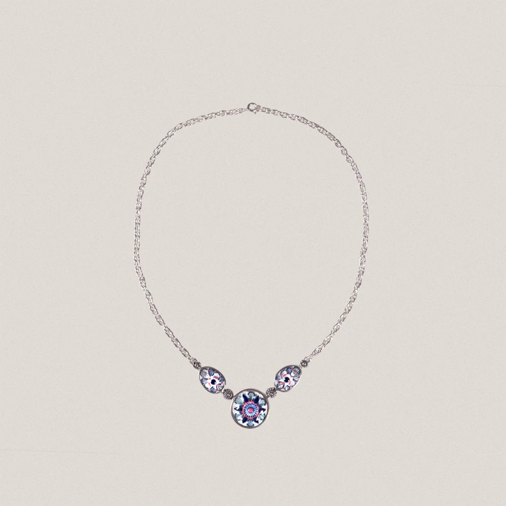 Round Plaque 2 Drops Necklace