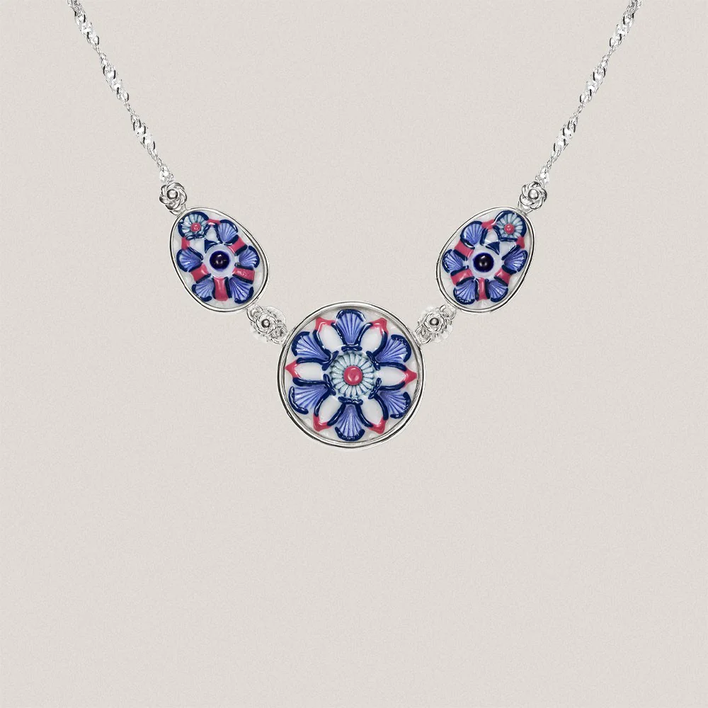 Round Plaque 2 Drops Necklace - Image 2