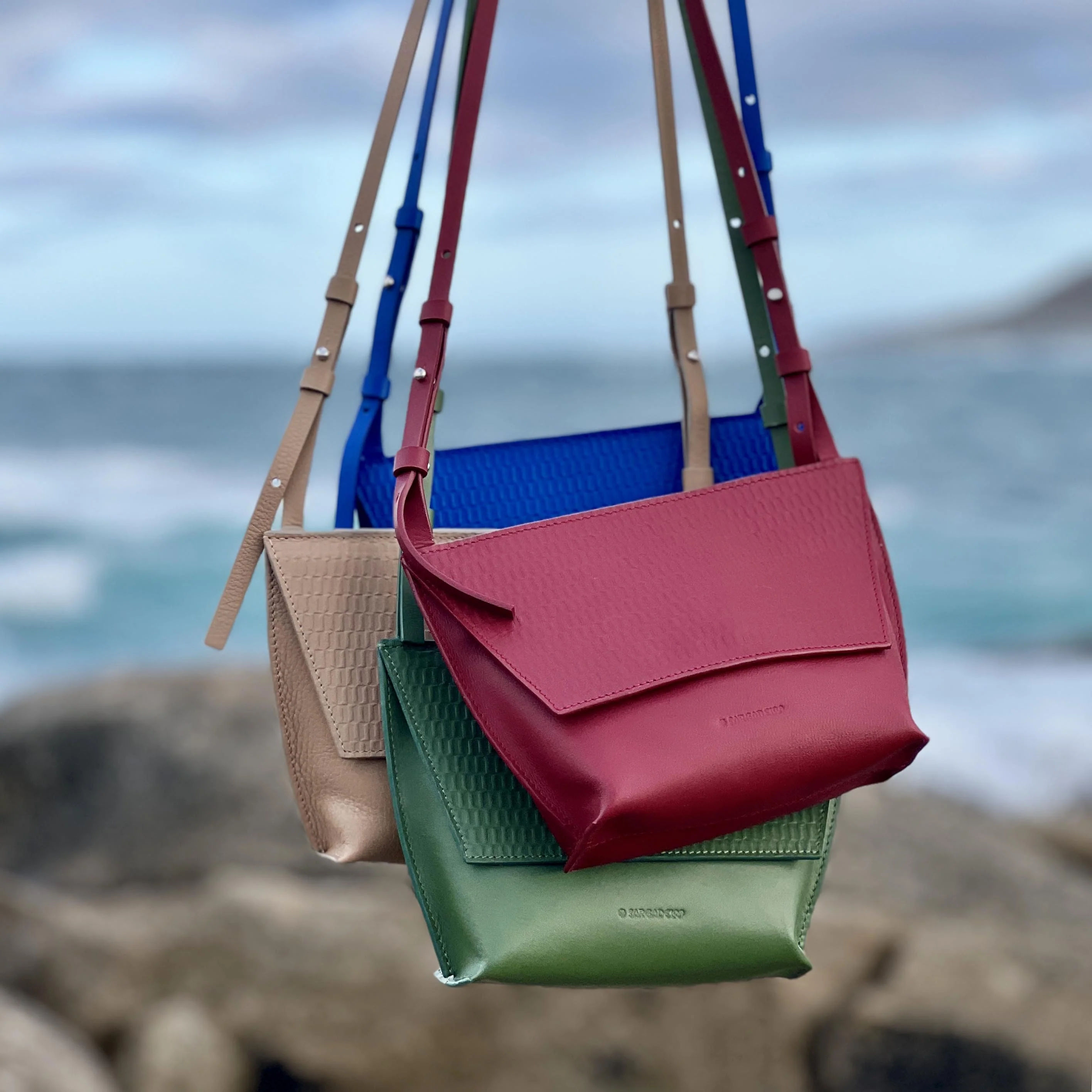 S Red Granadínico Trapezio Bag - Image 2