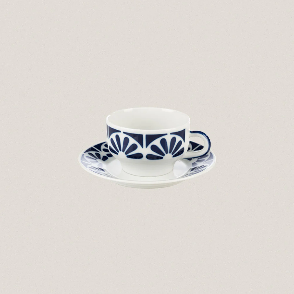 Tea Cup and Saucer Galerías 2